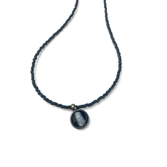 Express Chatoyant Smoke Stone Beaded Necklace - Picture 3 of 5